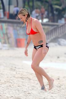 Fearne Cotton feet photo thumbnail