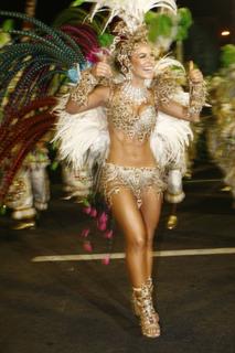 Paolla Oliveira feet photo thumbnail