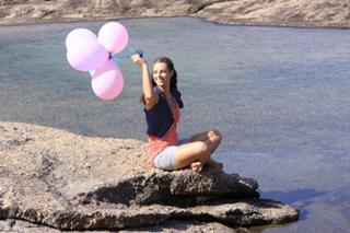 Paolla Oliveira feet photo thumbnail
