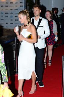 Nina Agdal feet photo thumbnail