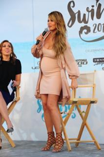 Chrissy Teigen feet photo thumbnail