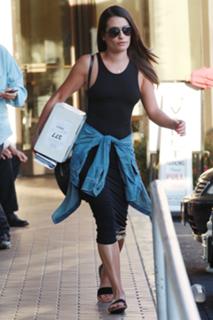 Lea Michele feet photo thumbnail