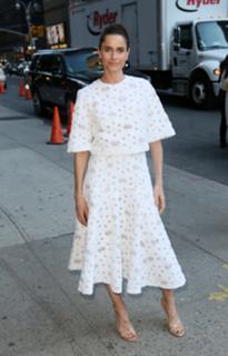 Amanda Peet feet photo thumbnail