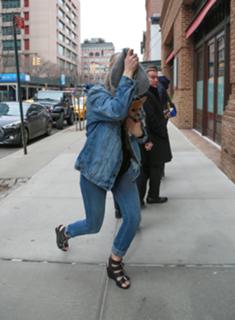 Jennifer Lawrence feet photo thumbnail