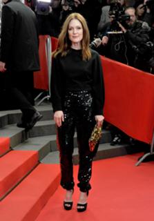 Julianne Moore feet photo thumbnail