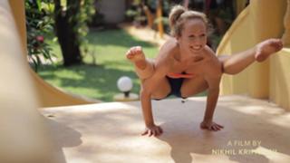Kino MacGregor feet photo thumbnail