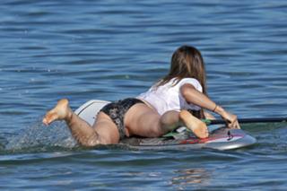 Olivia Wilde feet photo thumbnail
