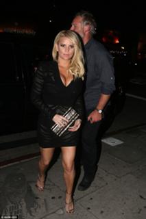 Jessica Simpson feet photo thumbnail