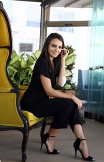 Tuvana Türkay feet photo 5