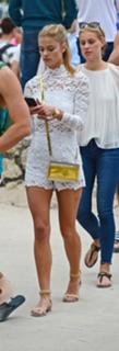 Nina Agdal feet photo thumbnail