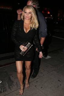 Jessica Simpson feet photo thumbnail