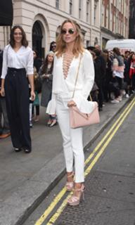 Kimberley Garner feet photo thumbnail
