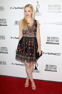 Dove Cameron feet photo thumbnail