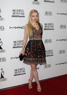 Dove Cameron feet photo thumbnail
