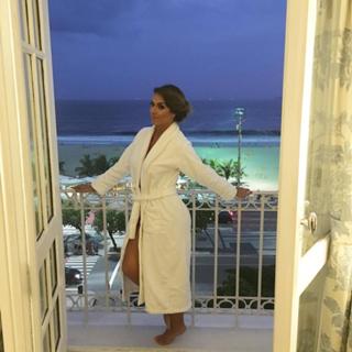 Nicole Bahls feet photo thumbnail