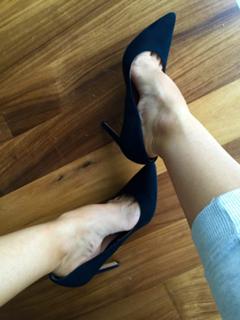 Emma Lovett feet photo thumbnail