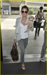 Ashley Tisdale feet photo thumbnail