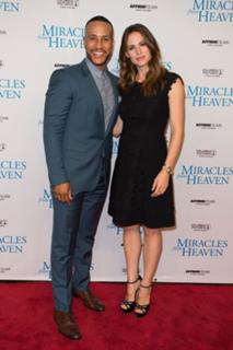 Jennifer Garner feet photo thumbnail