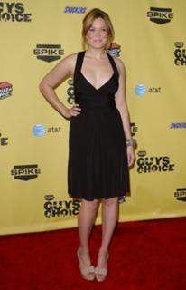 Mandy Moore feet photo thumbnail