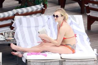 Fearne Cotton feet photo thumbnail