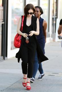 Lily Collins feet photo thumbnail