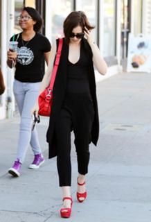 Lily Collins feet photo thumbnail