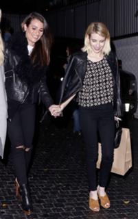 Emma Roberts feet photo thumbnail