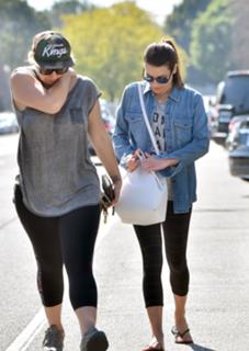 Lea Michele feet photo thumbnail