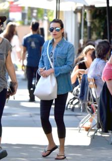 Lea Michele feet photo thumbnail