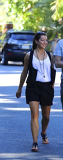 Alyson Hannigan feet photo thumbnail