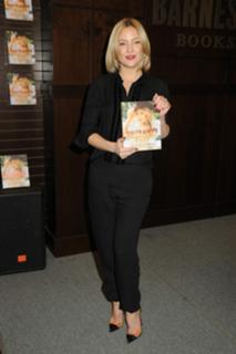 Kate Hudson feet photo thumbnail