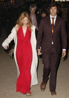 Heather Graham feet photo thumbnail