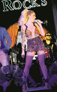 Hadise feet photo thumbnail