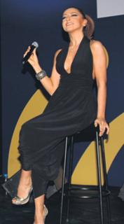 Hadise feet photo thumbnail
