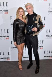 Rosie Huntington-Whiteley feet photo thumbnail