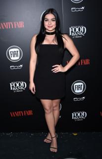 Ariel Winter feet photo thumbnail