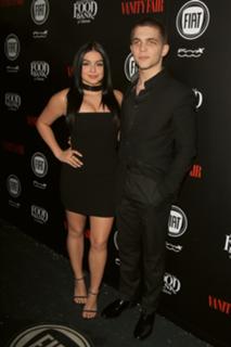 Ariel Winter feet photo thumbnail
