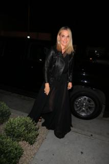 Molly Sims feet photo thumbnail
