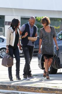 Halle Berry feet photo thumbnail