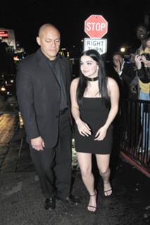 Ariel Winter feet photo thumbnail