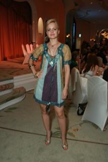Mena Suvari feet photo thumbnail