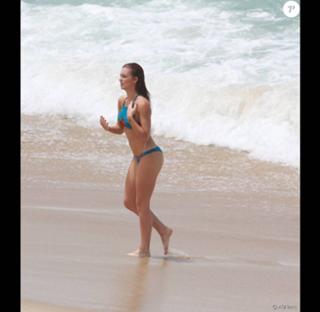 Marina Ruy Barbosa feet photo thumbnail