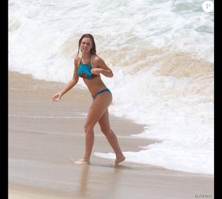 Marina Ruy Barbosa feet photo thumbnail