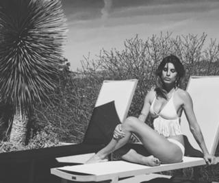 Elisabetta Canalis feet photo thumbnail