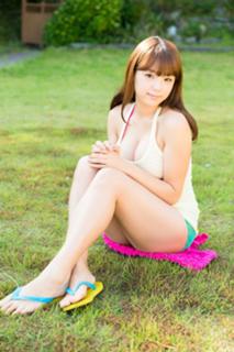 Ai Shinozaki feet photo thumbnail