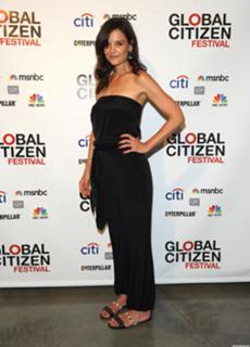 Katie Holmes feet photo thumbnail