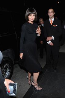 Katie Holmes feet photo thumbnail