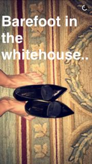 Demi Lovato feet photo thumbnail