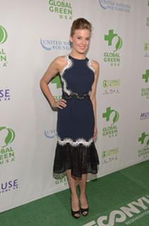 Maggie Grace feet photo thumbnail