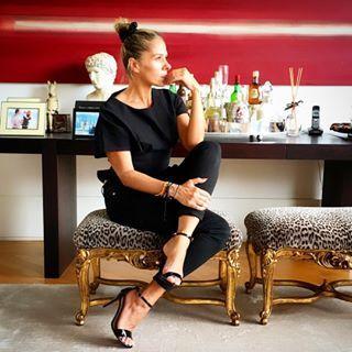 Adriane Galisteu feet photo thumbnail